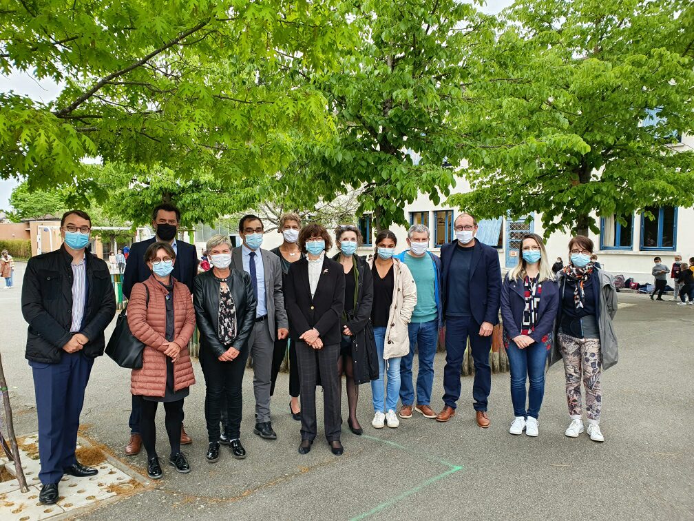 Visite de M. le Dasen et de Mmela Préfète à l'école M Guerret à Montauban