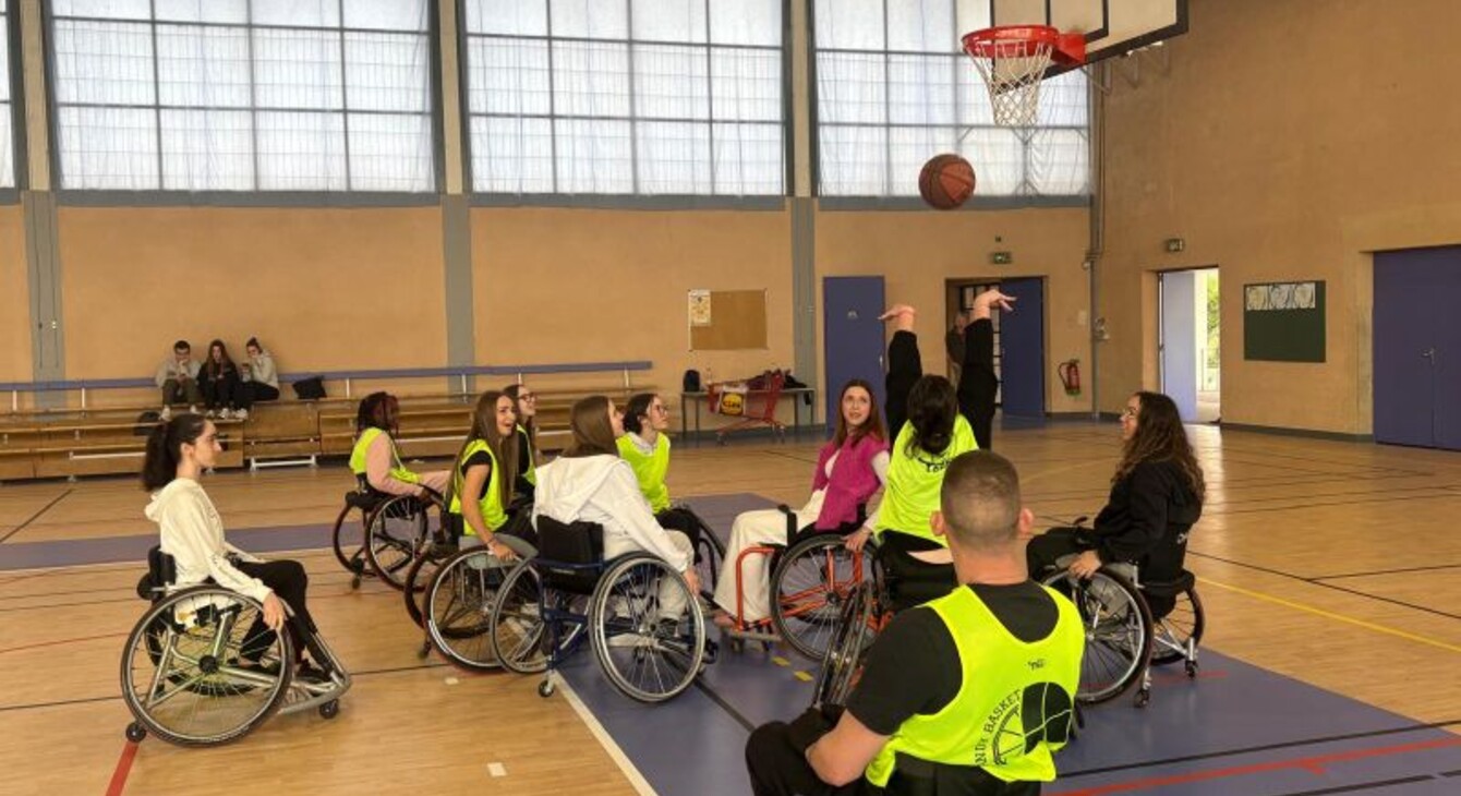 Castres Lyc A Veaute Handi BB